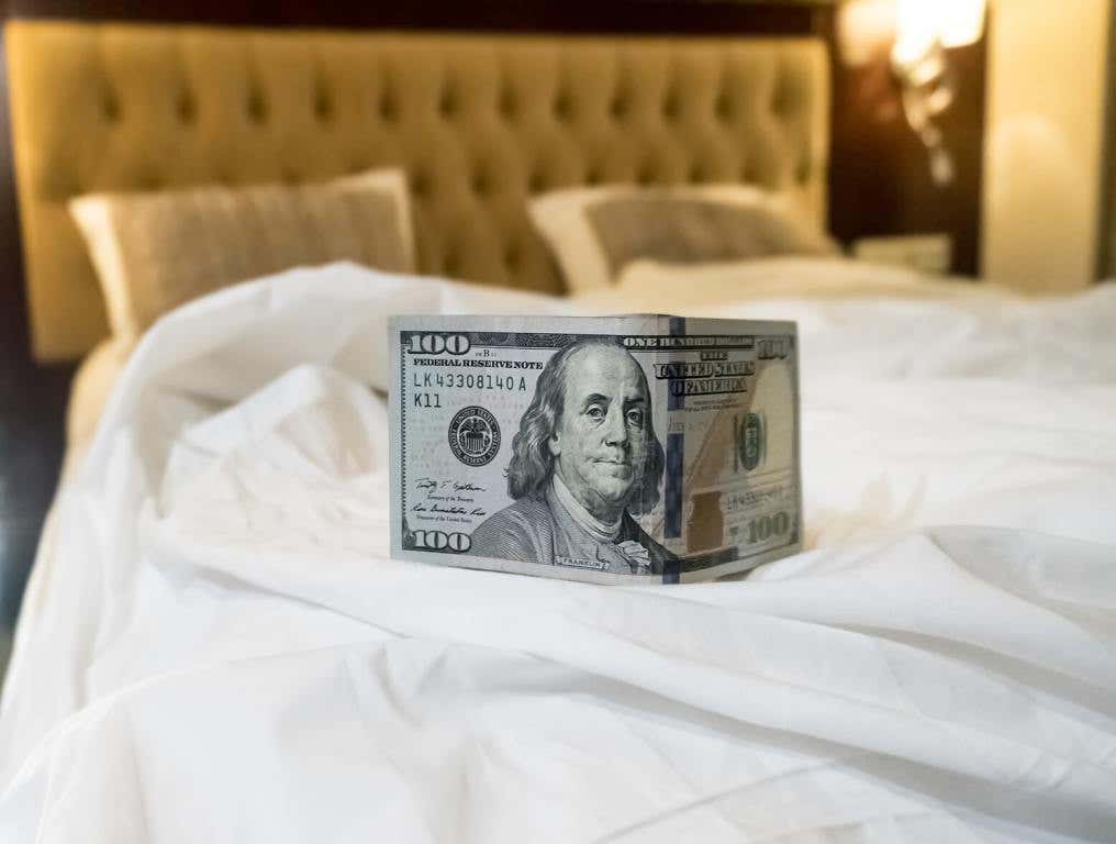 hotel room money