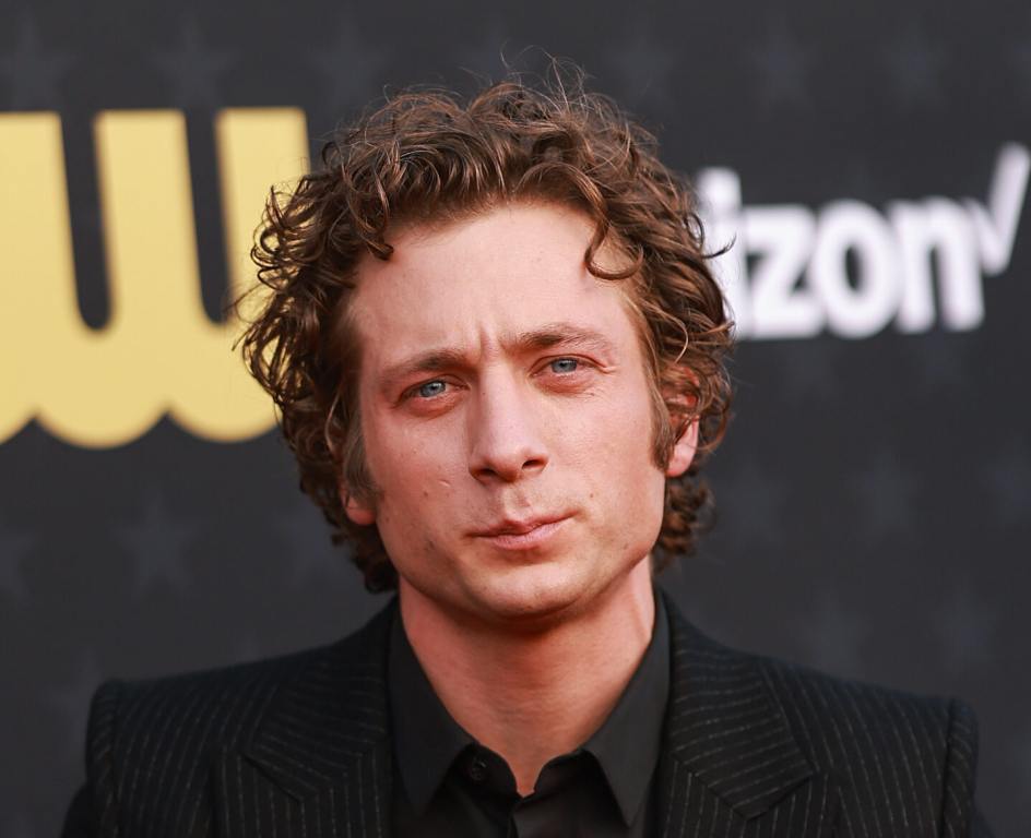 Jeremy Allen White attends the 29th Annual Critics Choice Awards