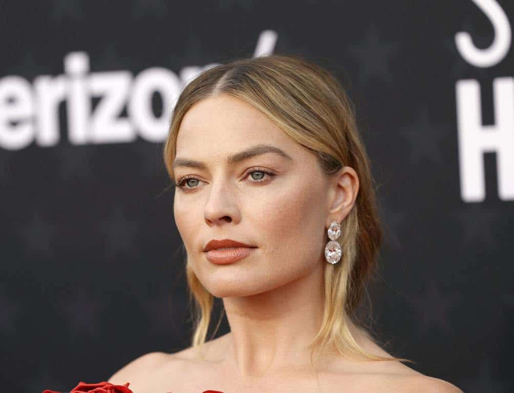 Margot Robbie attends the 29th Annual Critics Choice Awards