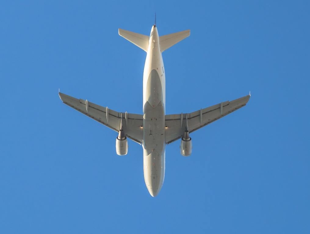 breeze airways las vegas airplane flying in the sky