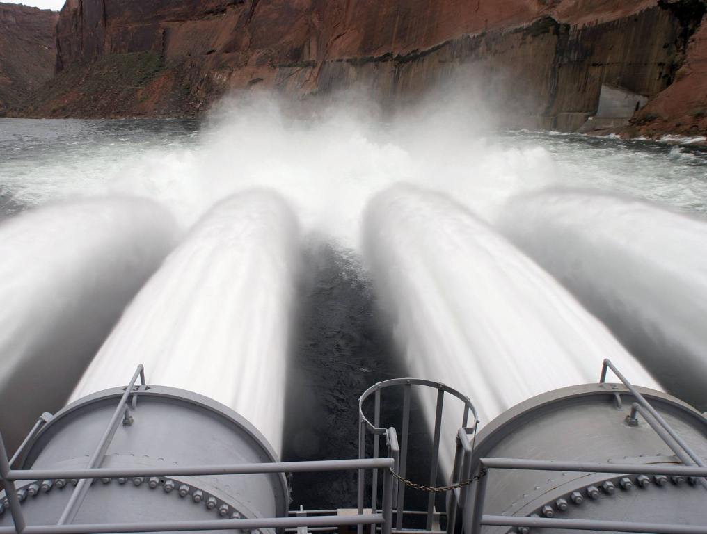 glen canyon dam damage pipes output water