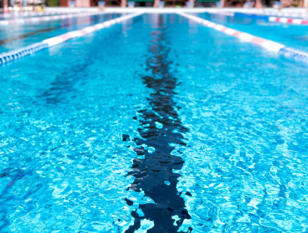 lap pool water ripples las vegas athletic club drowning