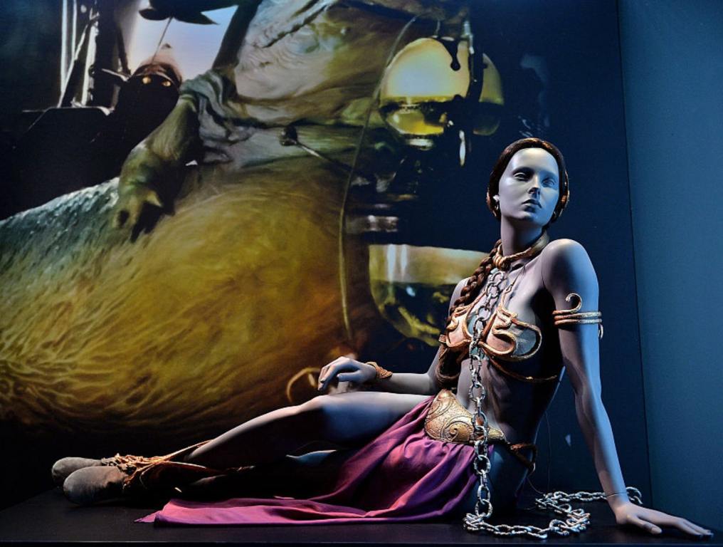 Mannequin shown seated with legs out, wearing the iconic Princess Leia bikini from Return of the Jedi.