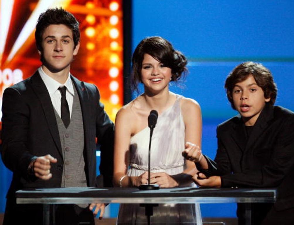 (L-R) Actors David Henrie, Selena Gomez, and Jake T. Austin - 2008